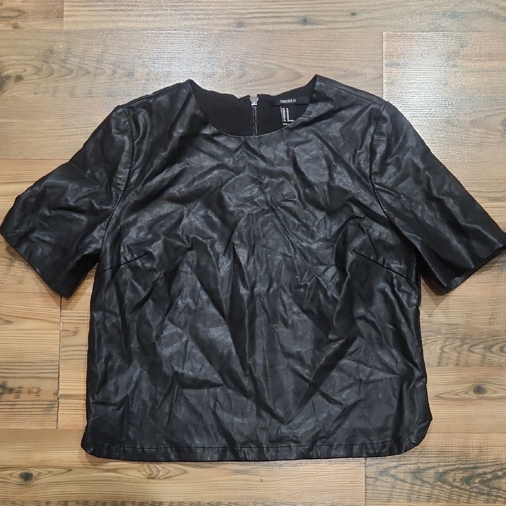 Forever 21 Faux Leather Short Goth‎ Boxy Top Edgy Boho Zipper Back Art Medium